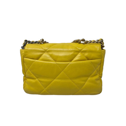 Chanel 19 Bag aus Leder in Gelb