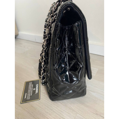 Chanel Classic Flap Bag Jumbo Patent leather in Black