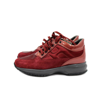 Hogan Trainers Suede in Red