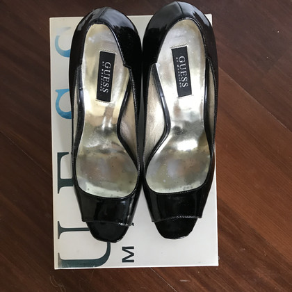 Guess Pumps/Peeptoes Patent leather in Black