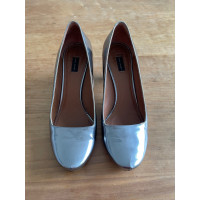 Marc Jacobs Pumps/Peeptoes Patent leather in Silvery
