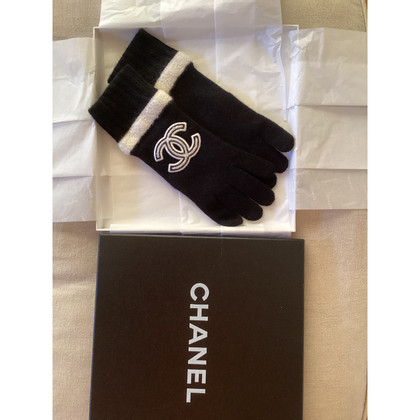 Chanel Handschuhe aus Kaschmir in Schwarz