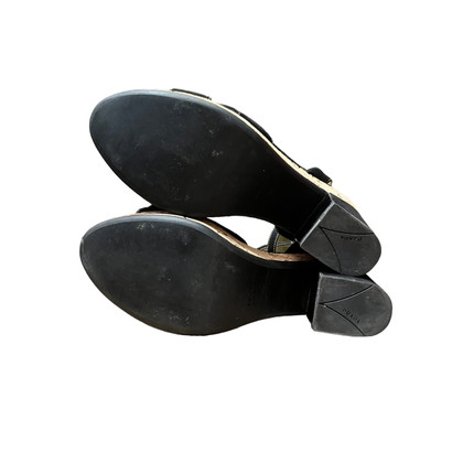 Prada Sandalen aus Wildleder in Schwarz