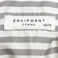 Equipment Blouse jurk met gestreept patroon in zwart / White