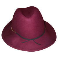 Max Azria Hat/Cap Wool in Bordeaux