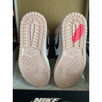 Jordan Trainers Leather in Pink