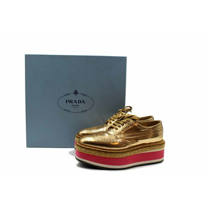 Prada Sneaker in Pelle in Oro