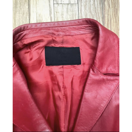 Prada Jacke/Mantel aus Leder in Rot