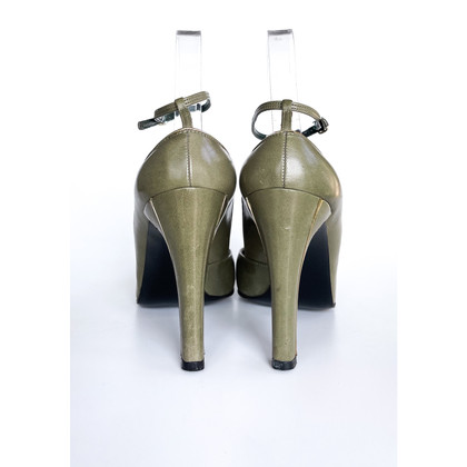 Christian Dior Pumps/Peeptoes aus Leder in Khaki