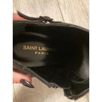 Yves Saint Laurent Enkellaarzen Leer in Zwart