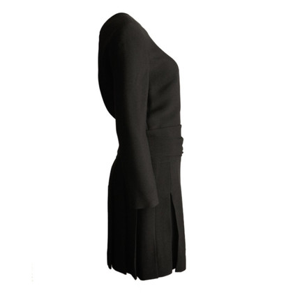 Chloé robe noire avec dos ouvert