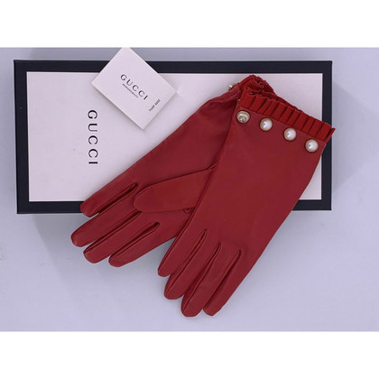 Gucci Handschuhe aus Leder in Rot