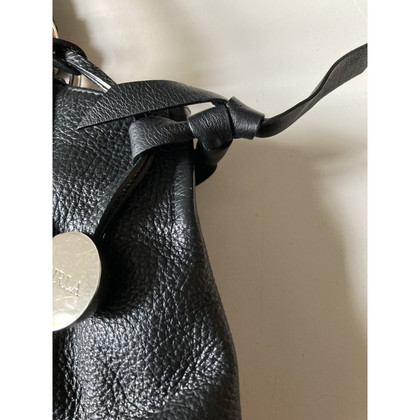 Furla Umhängetasche aus Leder in Schwarz