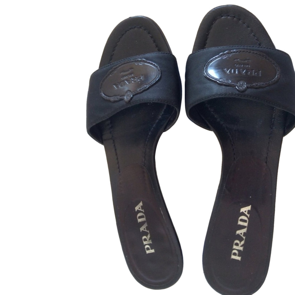 Prada Sandalen aus Leder in Schwarz