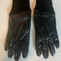 Alexander McQueen Handschuhe aus Leder in Schwarz
