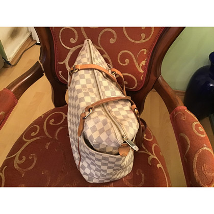 Louis Vuitton Shoulder bag Leather in Beige