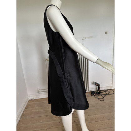 Vera Wang Kleid aus Seide in Schwarz