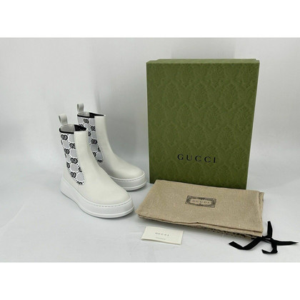 Gucci Stiefeletten aus Leder in Weiß