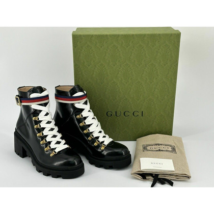 Gucci Stiefeletten aus Leder in Schwarz