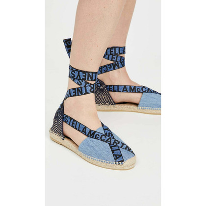 Stella McCartney Chaussures à lacets en Bleu