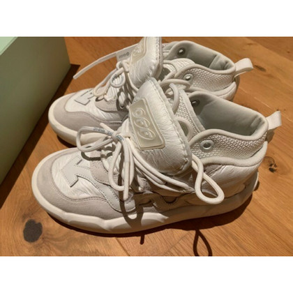 Off White Sneakers aus Leder in Weiß
