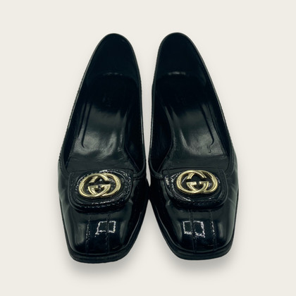 Gucci Pumps/Peeptoes Patent leather in Black