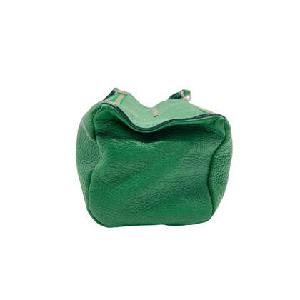 Givenchy Clutch aus Leder in Grün