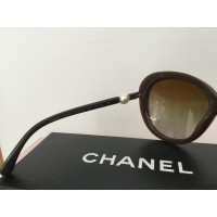 Chanel Lunettes de soleil en Taupe