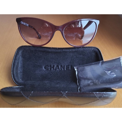 Chanel Occhiali da sole in Bordeaux