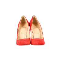 Christian Louboutin Décolleté/Spuntate in Pelle scamosciata in Rosso