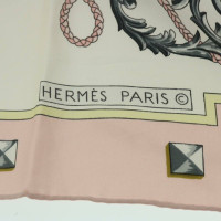 Hermès Carré 90x90 aus Seide in Fuchsia