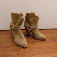 Isabel Marant Ankle boots Suede in Beige
