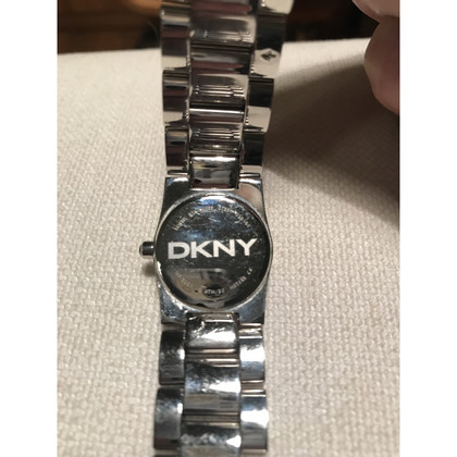 Donna Karan Armbanduhr aus Stahl in Silbern