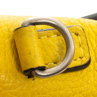 Céline Luggage Nano 20 aus Leder in Gelb