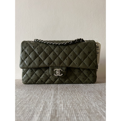 Chanel Classic Flap Bag in Pelle in Verde oliva