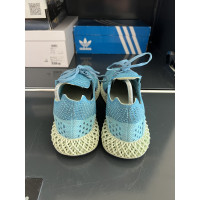 Adidas Sneakers in Blau