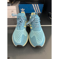 Adidas Sneakers in Blau