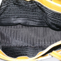 Prada Handtasche aus Lackleder in Khaki