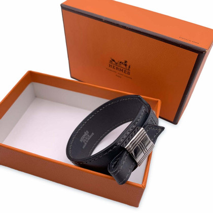 Hermès Armreif/Armband aus Leder in Grau