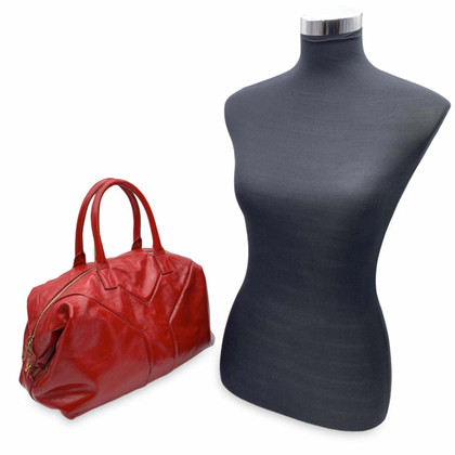 Yves Saint Laurent Sac à main en Cuir verni en Rouge