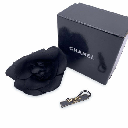 Chanel Brooch Silk in Black