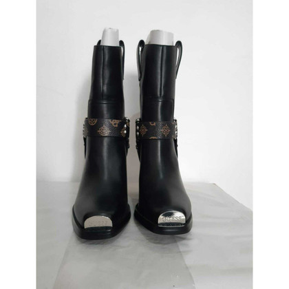 Guess Ankle boots Leather in Black