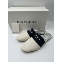 Givenchy Sandalen aus Leder in Weiß