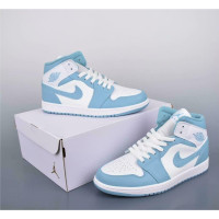 Jordan Trainers Leather in Turquoise