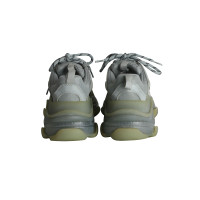 Balenciaga Sneakers aus Leder in Grau