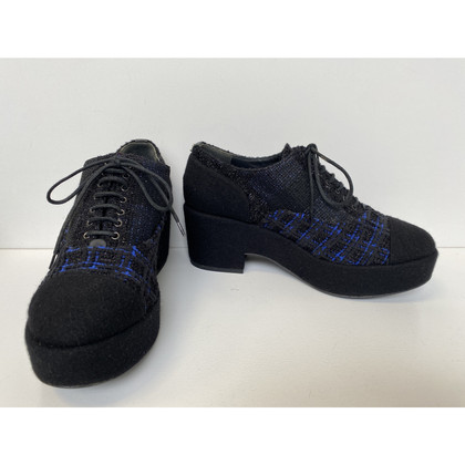 Chanel Chaussures à lacets en Bleu