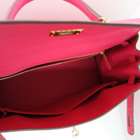 Hermès Kelly Bag 32 en Cuir en Rose/pink
