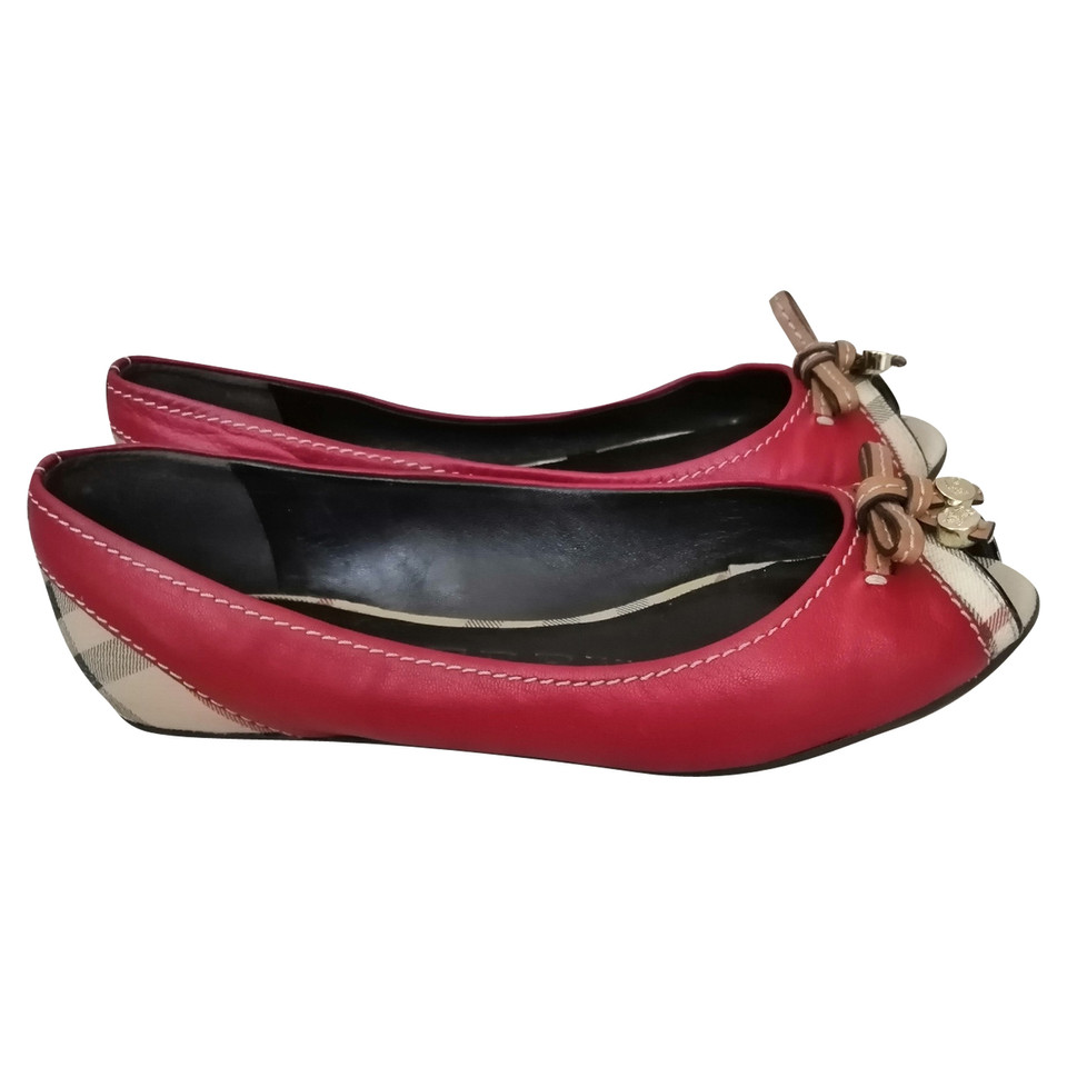 Burberry Slippers/Ballerinas Leather in Red