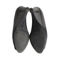 Salvatore Ferragamo Pumps/Peeptoes Leather in Black
