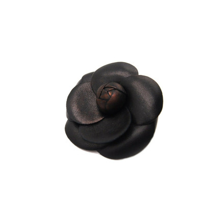 Chanel Brooch Leather in Black